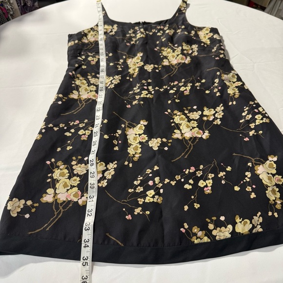 Banana Republic Women’s Shift Dress‎ Size 8 Y2K Dark Romantic Floral Silk Mini - Picture 10 of 13